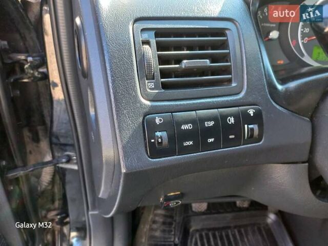 Черный Хендай Туксон, объемом двигателя 2 л и пробегом 219 тыс. км за 8500 $, фото 13 на Automoto.ua