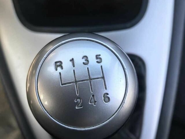 Черный Хендай Туксон, объемом двигателя 2 л и пробегом 180 тыс. км за 9200 $, фото 5 на Automoto.ua