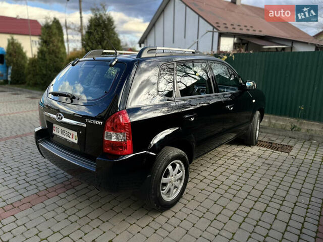 Хендай Туксон 2007 в Надворной на Automoto.ua Черный Хендай Туксон, объемом двигателя 1.98 л и пробегом 154 тыс. км за 8200 $, фото 42 на Automoto.ua