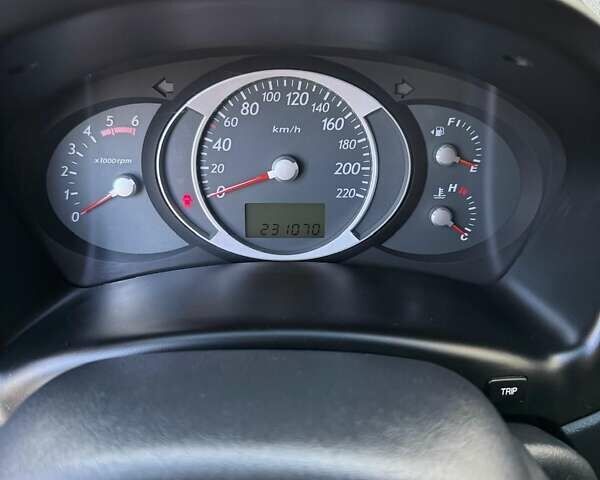 Черный Хендай Туксон, объемом двигателя 1.99 л и пробегом 231 тыс. км за 8500 $, фото 3 на Automoto.ua