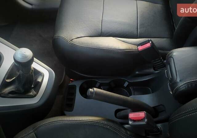 Черный Хендай Туксон, объемом двигателя 2 л и пробегом 230 тыс. км за 8600 $, фото 173 на Automoto.ua