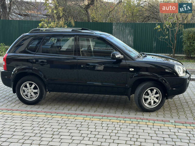 Хендай Туксон 2007 в Надворной на Automoto.ua Черный Хендай Туксон, объемом двигателя 1.98 л и пробегом 154 тыс. км за 8200 $, фото 2 на Automoto.ua