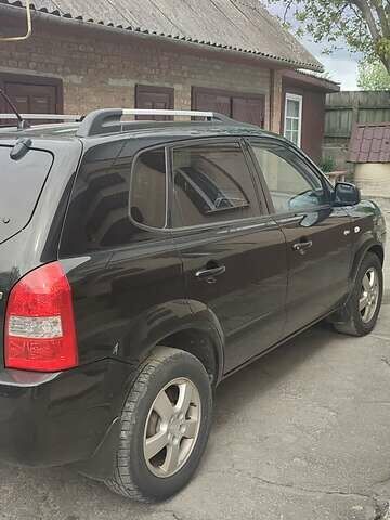 Хендай Туксон 2007 в Житомире на Automoto.ua Черный Хендай Туксон, объемом двигателя 2 л и пробегом 250 тыс. км за 7000 $, фото 2 на Automoto.ua
