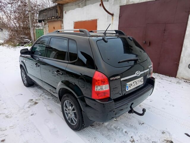 Черный Хендай Туксон, объемом двигателя 2 л и пробегом 260 тыс. км за 7900 $, фото 15 на Automoto.ua