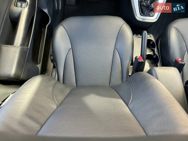 Хендай Туксон 2007 в Одессе на Automoto.ua Черный Хендай Туксон, объемом двигателя 1.99 л и пробегом 195 тыс. км за 8900 $, фото 30 на Automoto.ua