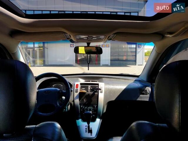 Чорний Хендай Туксон, об'ємом двигуна 2.66 л та пробігом 200 тис. км за 8900 $, фото 12 на Automoto.ua