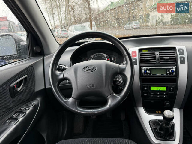 Чорний Хендай Туксон, об'ємом двигуна 2 л та пробігом 196 тис. км за 7250 $, фото 17 на Automoto.ua