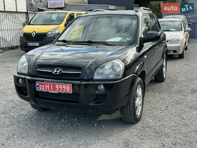 Чорний Хендай Туксон, об'ємом двигуна 2 л та пробігом 180 тис. км за 7999 $, фото 2 на Automoto.ua