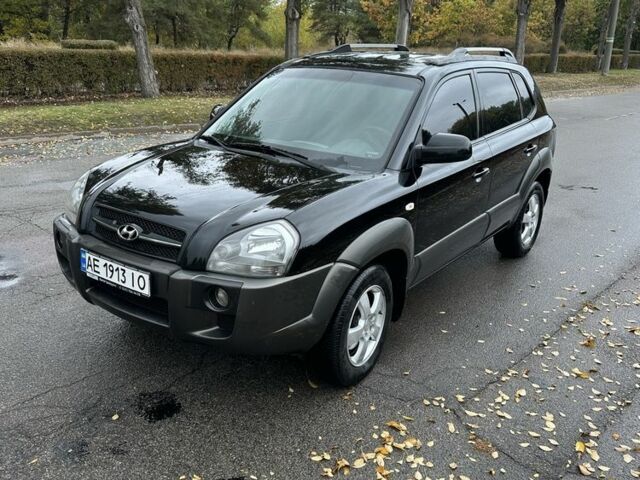 Чорний Хендай Туксон, об'ємом двигуна 2 л та пробігом 168 тис. км за 8200 $, фото 1 на Automoto.ua