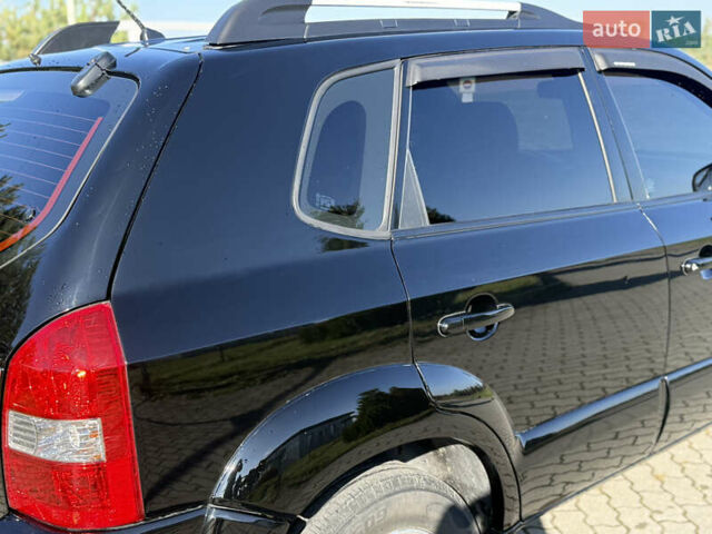 Хендай Туксон 2008 в Радехове на Automoto.ua Черный Хендай Туксон, объемом двигателя 1.98 л и пробегом 370 тыс. км за 7350 $, фото 33 на Automoto.ua