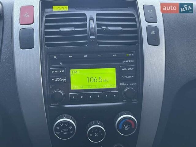 Хендай Туксон 2008 у Києві на Automoto.ua Чорний Хендай Туксон, об'ємом двигуна 2 л та пробігом 110 тис. км за 8750 $, фото 21 на Automoto.ua