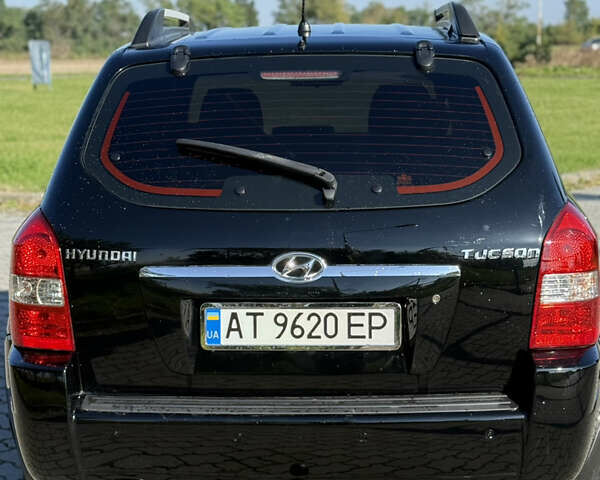 Хендай Туксон 2008 в Радехове на Automoto.ua Черный Хендай Туксон, объемом двигателя 1.98 л и пробегом 370 тыс. км за 7350 $, фото 39 на Automoto.ua