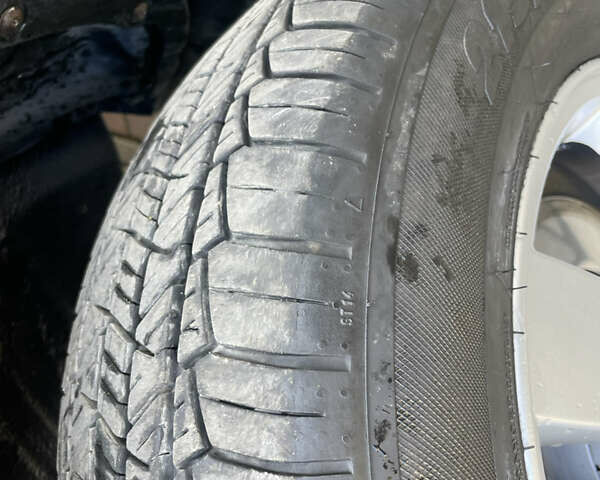 Черный Хендай Туксон, объемом двигателя 1.98 л и пробегом 177 тыс. км за 7600 $, фото 16 на Automoto.ua