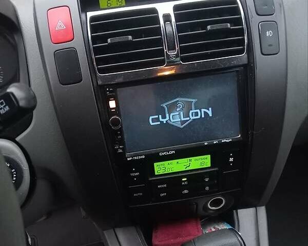 Хендай Туксон 2008 у Вінниці на Automoto.ua Чорний Хендай Туксон, об'ємом двигуна 1.98 л та пробігом 175 тис. км за 8800 $, фото 17 на Automoto.ua