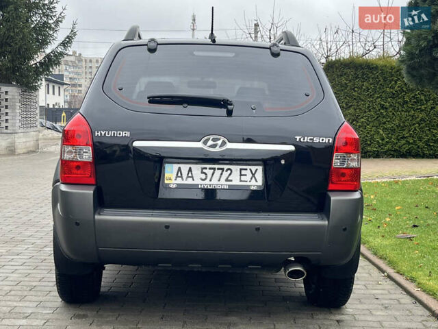 Черный Хендай Туксон, объемом двигателя 2 л и пробегом 107 тыс. км за 8900 $, фото 8 на Automoto.ua