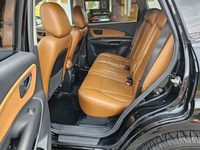 Черный Хендай Туксон, объемом двигателя 2 л и пробегом 287 тыс. км за 2400 $, фото 5 на Automoto.ua