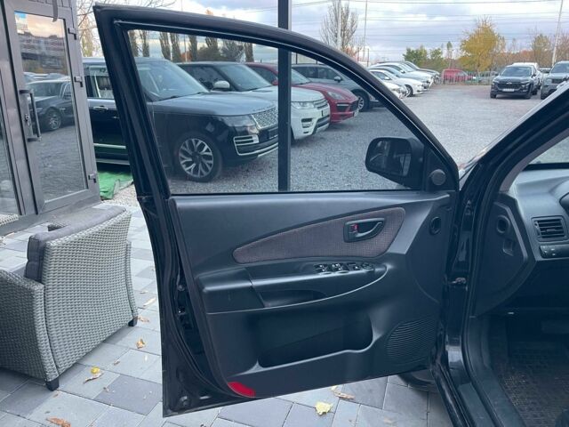 Чорний Хендай Туксон, об'ємом двигуна 2 л та пробігом 110 тис. км за 8750 $, фото 11 на Automoto.ua