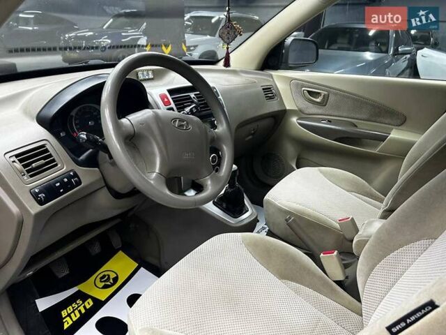 Чорний Хендай Туксон, об'ємом двигуна 1.98 л та пробігом 224 тис. км за 7800 $, фото 8 на Automoto.ua