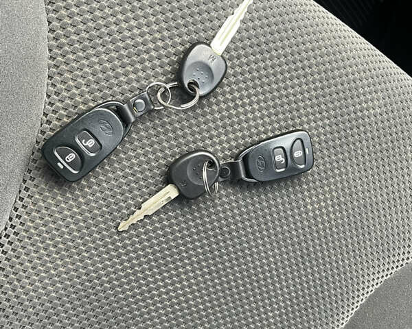 Черный Хендай Туксон, объемом двигателя 2 л и пробегом 107 тыс. км за 8900 $, фото 35 на Automoto.ua