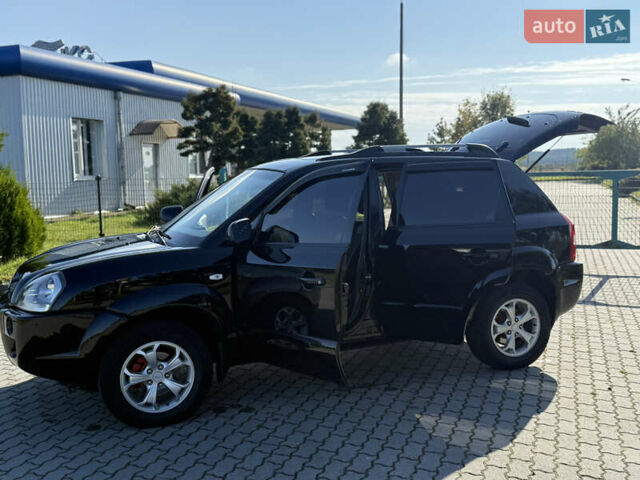 Хендай Туксон 2008 в Радехове на Automoto.ua Черный Хендай Туксон, объемом двигателя 1.98 л и пробегом 370 тыс. км за 7350 $, фото 96 на Automoto.ua