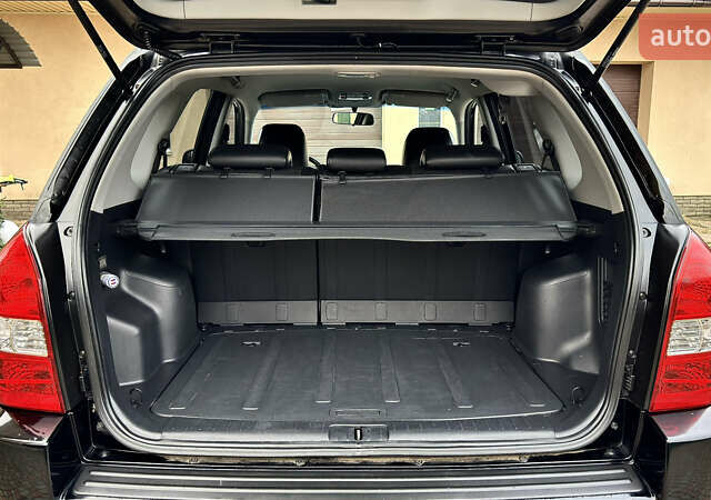 Чорний Хендай Туксон, об'ємом двигуна 2 л та пробігом 182 тис. км за 8299 $, фото 21 на Automoto.ua