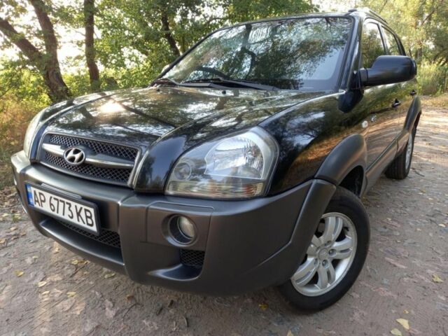 Чорний Хендай Туксон, об'ємом двигуна 2 л та пробігом 270 тис. км за 8000 $, фото 1 на Automoto.ua