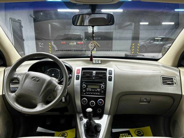 Черный Хендай Туксон, объемом двигателя 2 л и пробегом 224 тыс. км за 7800 $, фото 10 на Automoto.ua