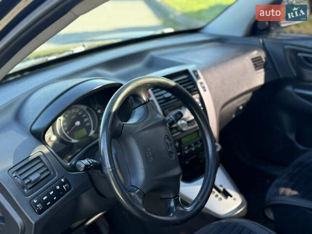 Хендай Туксон 2008 в Радехове на Automoto.ua Черный Хендай Туксон, объемом двигателя 1.98 л и пробегом 370 тыс. км за 7350 $, фото 65 на Automoto.ua
