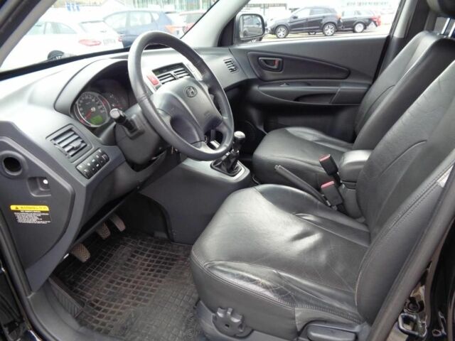 Чорний Хендай Туксон, об'ємом двигуна 0 л та пробігом 189 тис. км за 2028 $, фото 7 на Automoto.ua