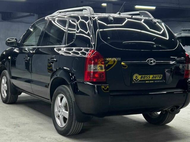 Черный Хендай Туксон, объемом двигателя 2 л и пробегом 224 тыс. км за 7800 $, фото 3 на Automoto.ua