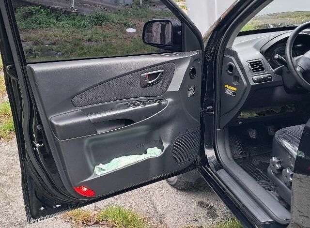 Черный Хендай Туксон, объемом двигателя 2 л и пробегом 270 тыс. км за 8300 $, фото 9 на Automoto.ua