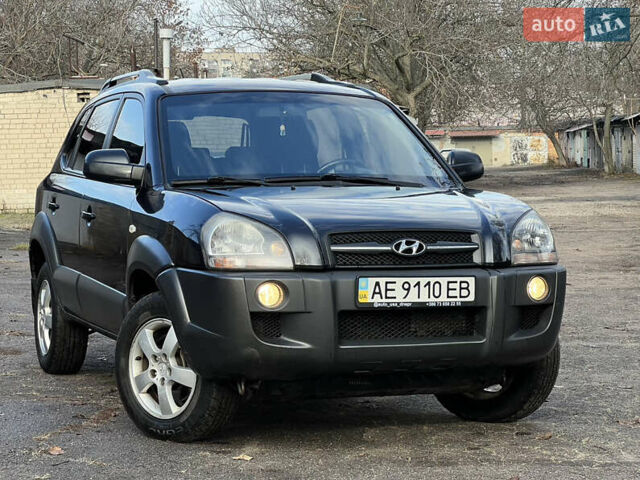 Чорний Хендай Туксон, об'ємом двигуна 2 л та пробігом 240 тис. км за 8500 $, фото 1 на Automoto.ua