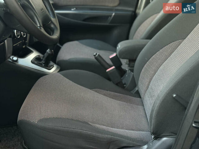 Чорний Хендай Туксон, об'ємом двигуна 2 л та пробігом 156 тис. км за 7850 $, фото 50 на Automoto.ua