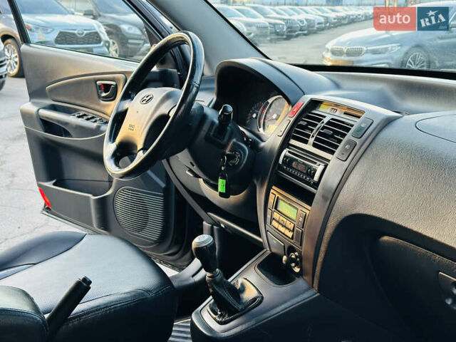 Чорний Хендай Туксон, об'ємом двигуна 2 л та пробігом 186 тис. км за 8300 $, фото 22 на Automoto.ua