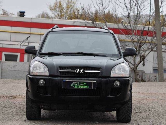Чорний Хендай Туксон, об'ємом двигуна 2 л та пробігом 204 тис. км за 8650 $, фото 5 на Automoto.ua