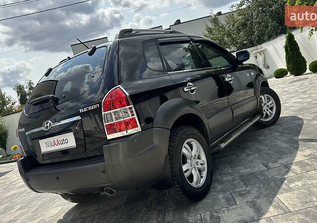 Черный Хендай Туксон, объемом двигателя 2 л и пробегом 67 тыс. км за 9999 $, фото 56 на Automoto.ua