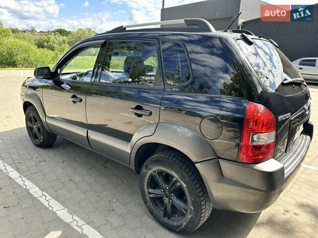 Чорний Хендай Туксон, об'ємом двигуна 1.98 л та пробігом 279 тис. км за 8200 $, фото 3 на Automoto.ua