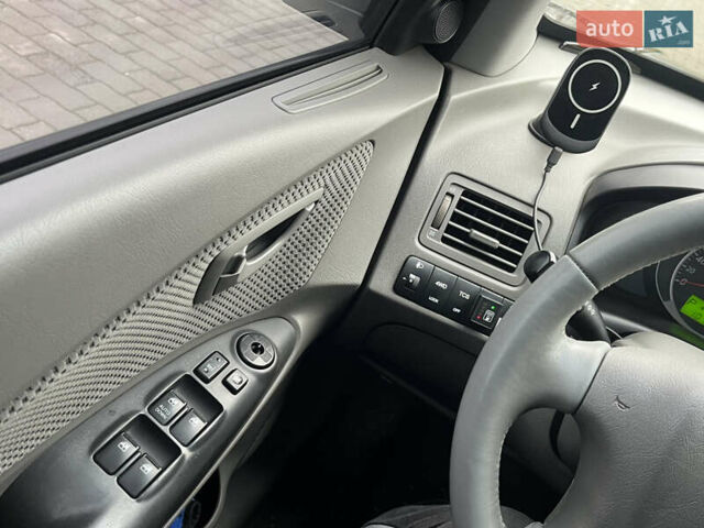 Черный Хендай Туксон, объемом двигателя 2 л и пробегом 107 тыс. км за 8900 $, фото 34 на Automoto.ua