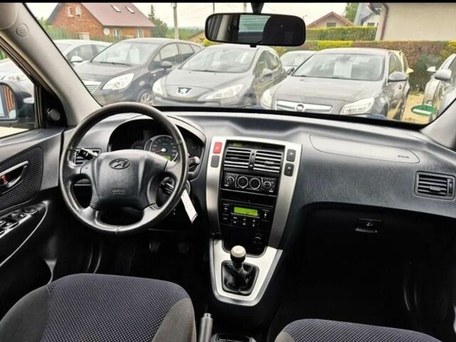 Черный Хендай Туксон, объемом двигателя 0 л и пробегом 240 тыс. км за 2700 $, фото 6 на Automoto.ua