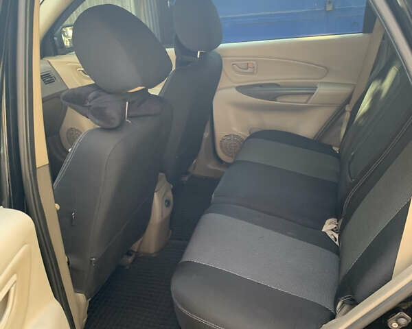 Черный Хендай Туксон, объемом двигателя 1.98 л и пробегом 260 тыс. км за 7777 $, фото 9 на Automoto.ua