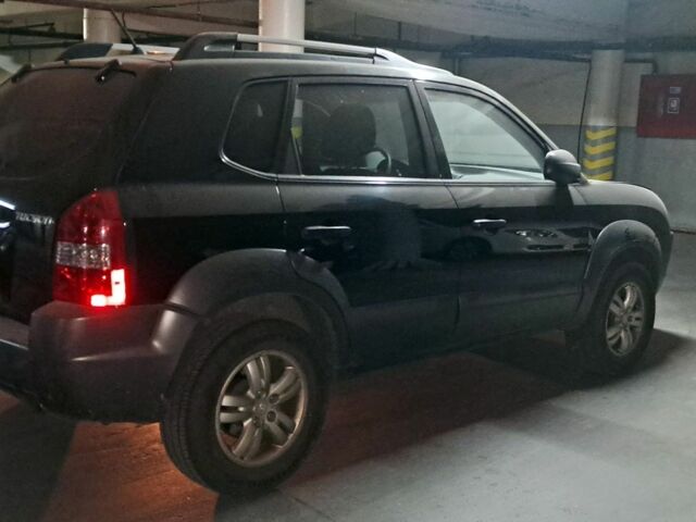 Хендай Туксон 2008 в Киеве на Automoto.ua Черный Хендай Туксон, объемом двигателя 2 л и пробегом 30 тыс. км за 12000 $, фото 2 на Automoto.ua
