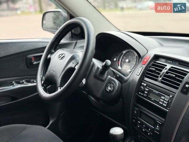 Черный Хендай Туксон, объемом двигателя 1.99 л и пробегом 240 тыс. км за 7200 $, фото 35 на Automoto.ua