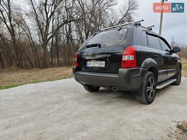 Черный Хендай Туксон, объемом двигателя 2 л и пробегом 182 тыс. км за 9000 $, фото 9 на Automoto.ua