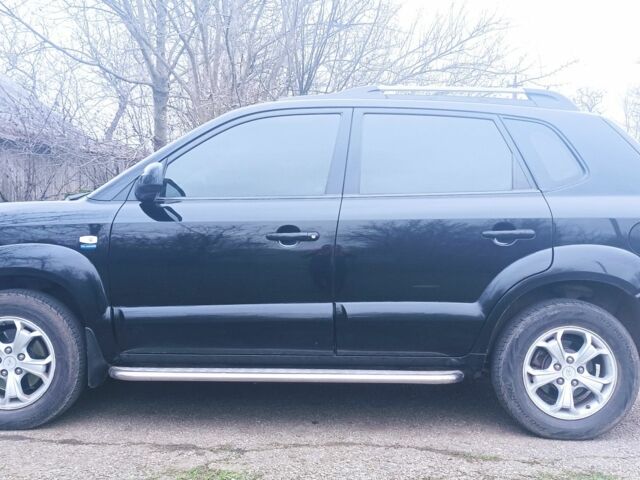 Чорний Хендай Туксон, об'ємом двигуна 0 л та пробігом 225 тис. км за 8700 $, фото 5 на Automoto.ua