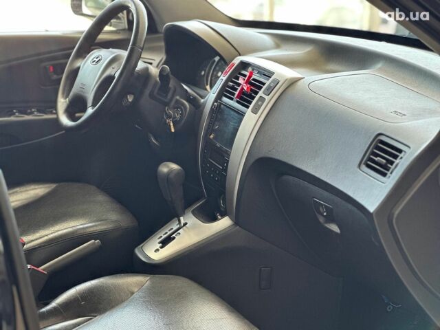 Хендай Туксон 2008 в Одессе на Automoto.ua Черный Хендай Туксон, объемом двигателя 2.7 л и пробегом 158 тыс. км за 7940 $, фото 15 на Automoto.ua