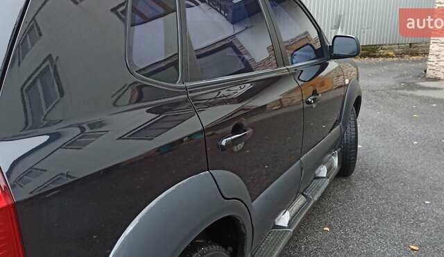Хендай Туксон 2008 у Харкові на Automoto.ua Чорний Хендай Туксон, об'ємом двигуна 1.99 л та пробігом 188 тис. км за 8800 $, фото 2 на Automoto.ua