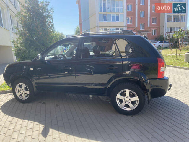 Чорний Хендай Туксон, об'ємом двигуна 1.99 л та пробігом 230 тис. км за 8000 $, фото 2 на Automoto.ua