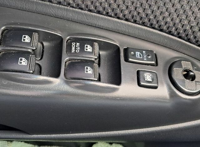 Черный Хендай Туксон, объемом двигателя 2 л и пробегом 270 тыс. км за 8300 $, фото 4 на Automoto.ua