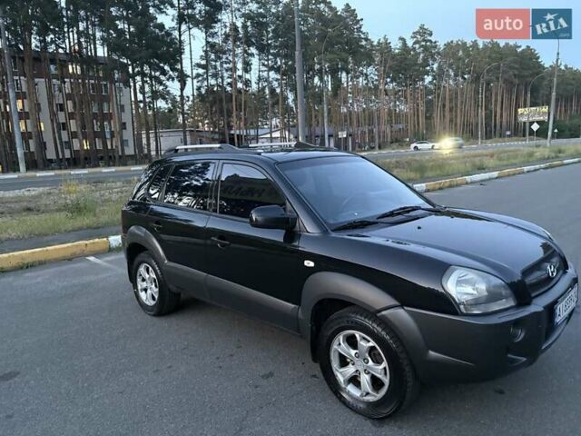 Чорний Хендай Туксон, об'ємом двигуна 1.98 л та пробігом 273 тис. км за 10000 $, фото 4 на Automoto.ua