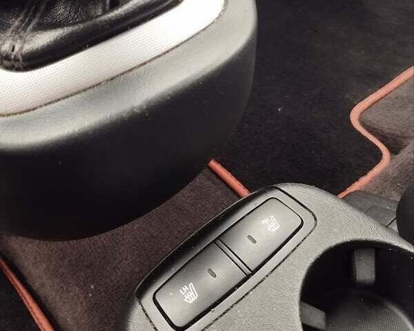 Черный Хендай Туксон, объемом двигателя 1.98 л и пробегом 214 тыс. км за 7700 $, фото 23 на Automoto.ua